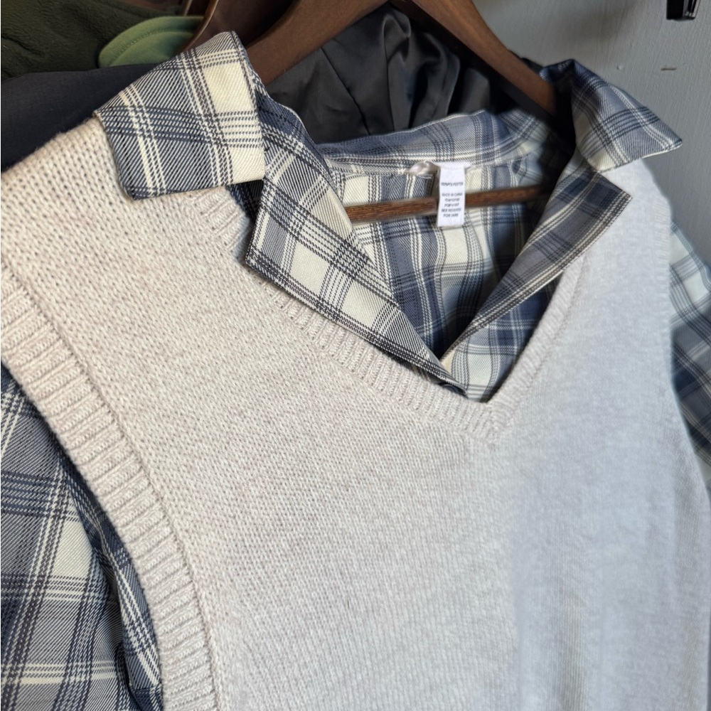 Full Tilt TWO-PIECE Blue Plaid Shirt with White Sweater Vest